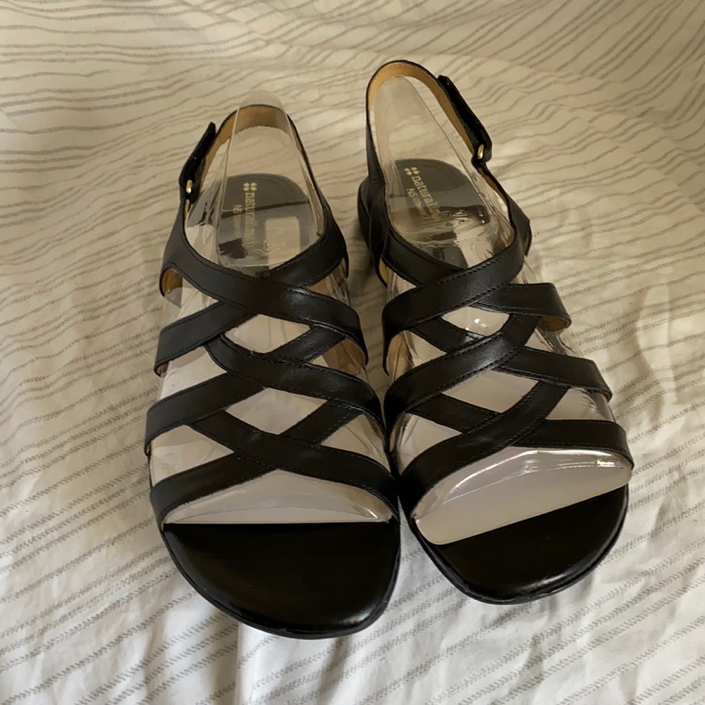 Brand new black Naturalizer Cadence sandal.